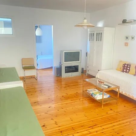 Paros Spacious Apartment