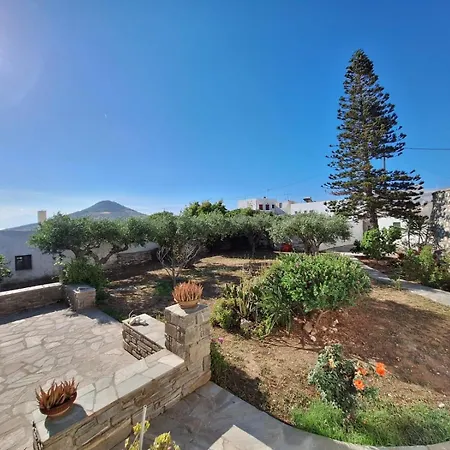 Paros Spacious Apartment